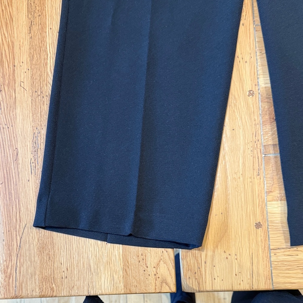 Express Black Wide-Leg Capris - Picture 3 of 10